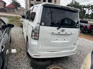 Toyota Voxy 2013 White