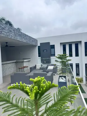 Furnished 6bdrm House in Accra Metropolitan for sale
