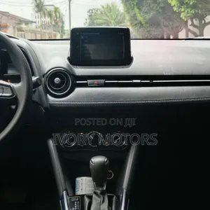 Toyota Yaris 2019 Blue