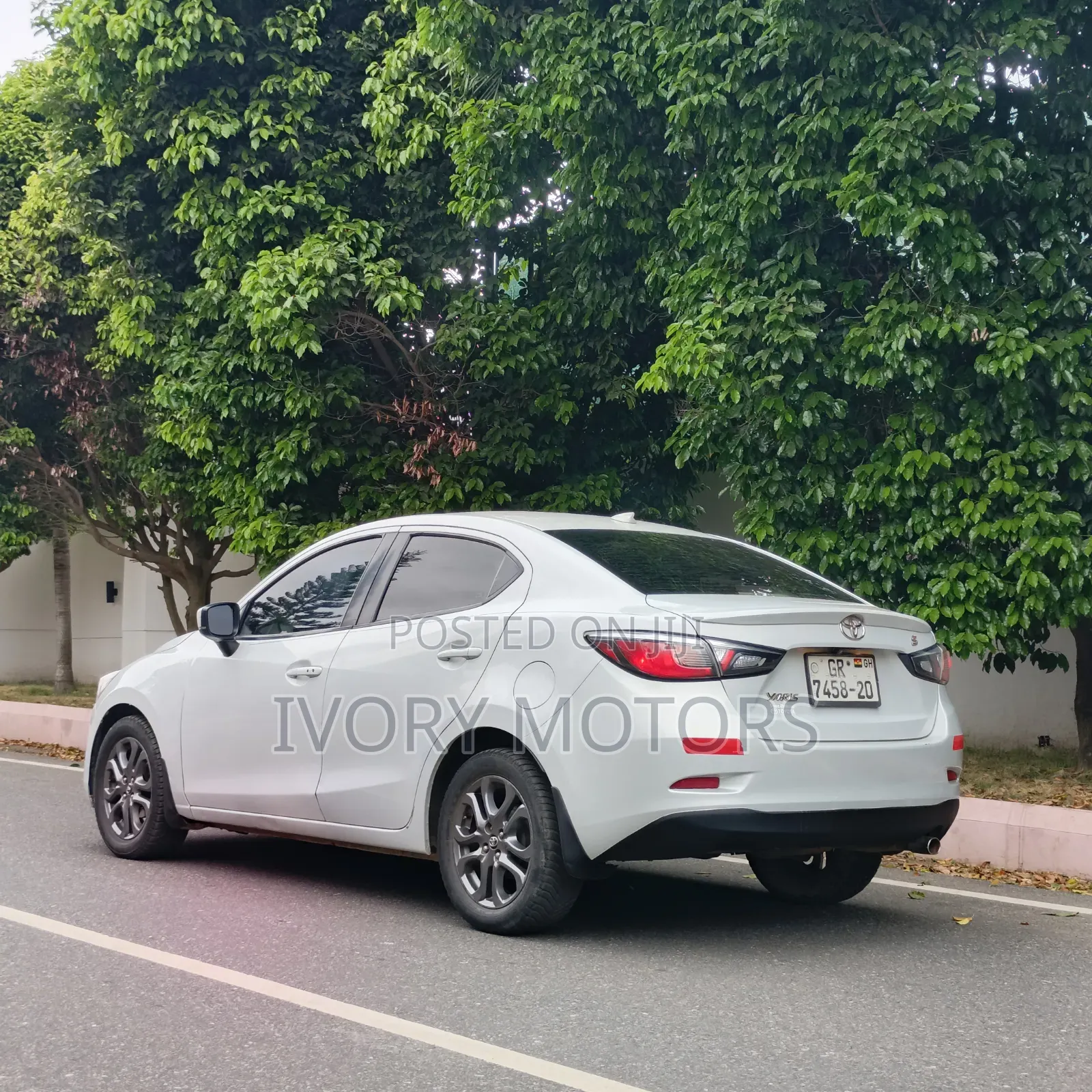Toyota Yaris 2019 Blue