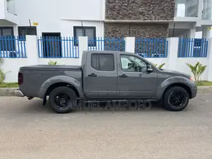 Nissan Frontier 2013 Gray