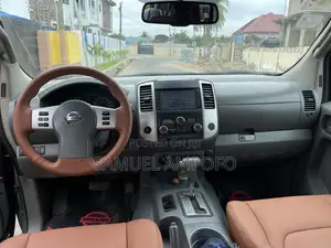 Nissan Frontier 2013 Gray