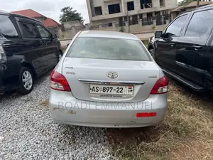 Toyota Yaris 2010 Silver