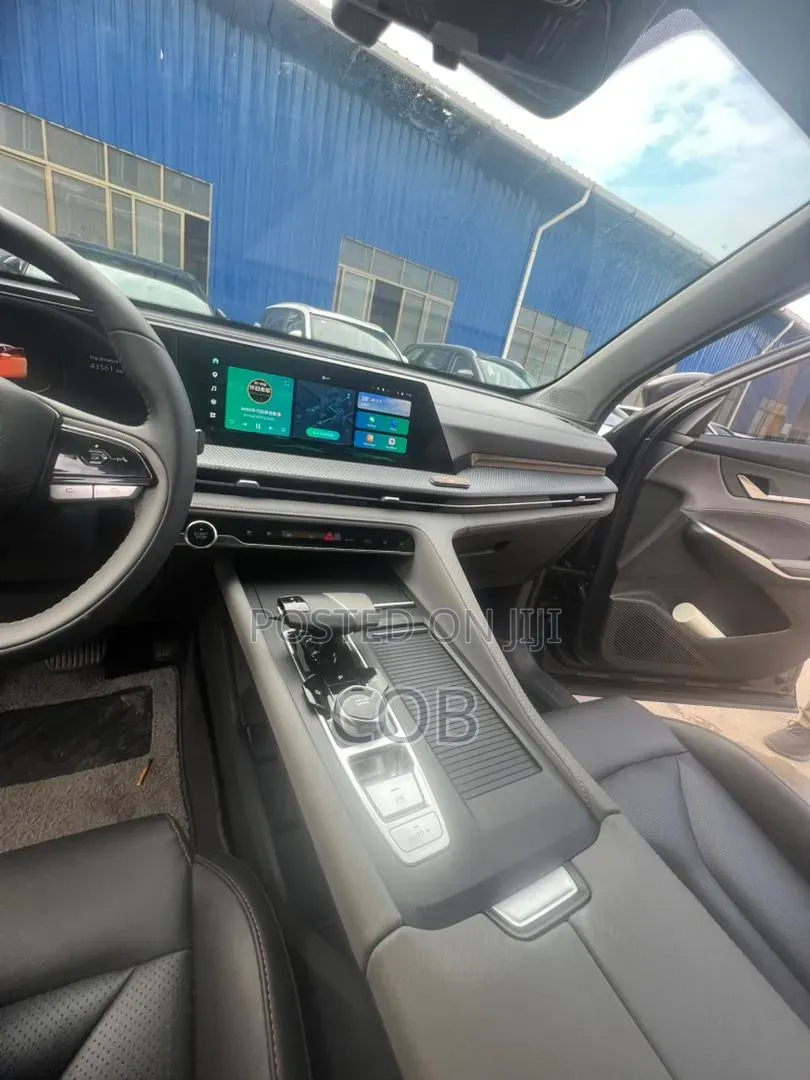 Toyota Yaris 2022 Red