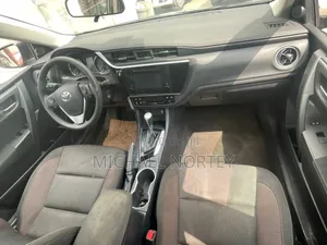 Toyota Corolla LE (1.8L 4cyl 2A) 2018 Gray