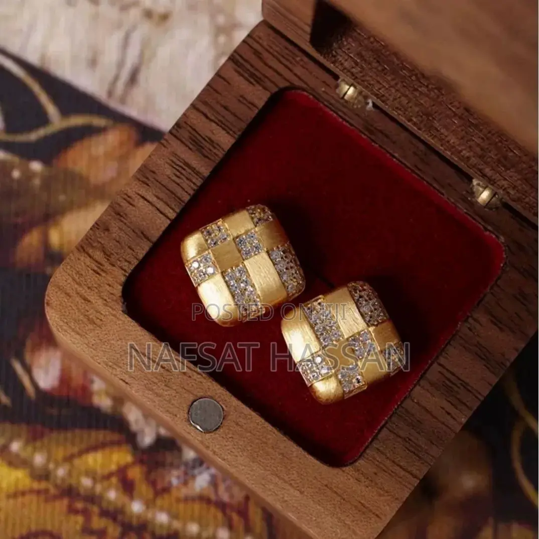 Women Exquisite Earrings