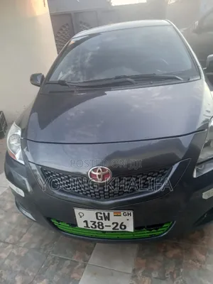 Toyota Yaris 2010 Black