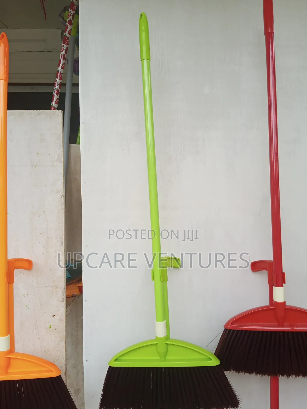 Broom With Standing Dustpan