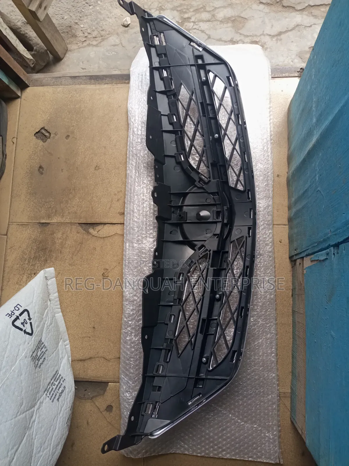 Toyota Corolla 2011-2013 Top Grille