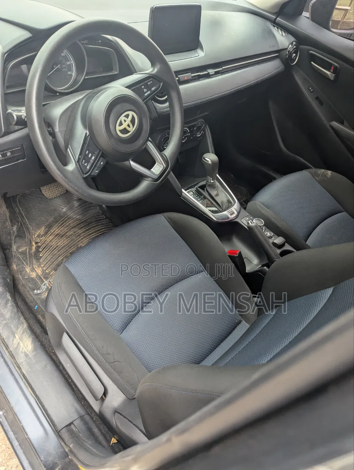 Toyota Yaris 1.5 Sedan L 2020 Gray