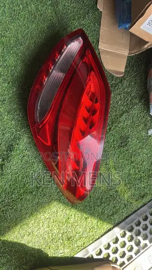 Mercedes Benz C300 Taillight Available