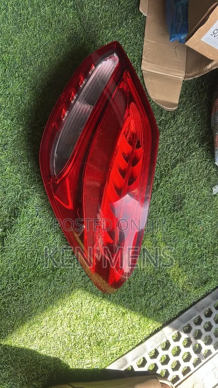 Mercedes Benz C300 Taillight Available