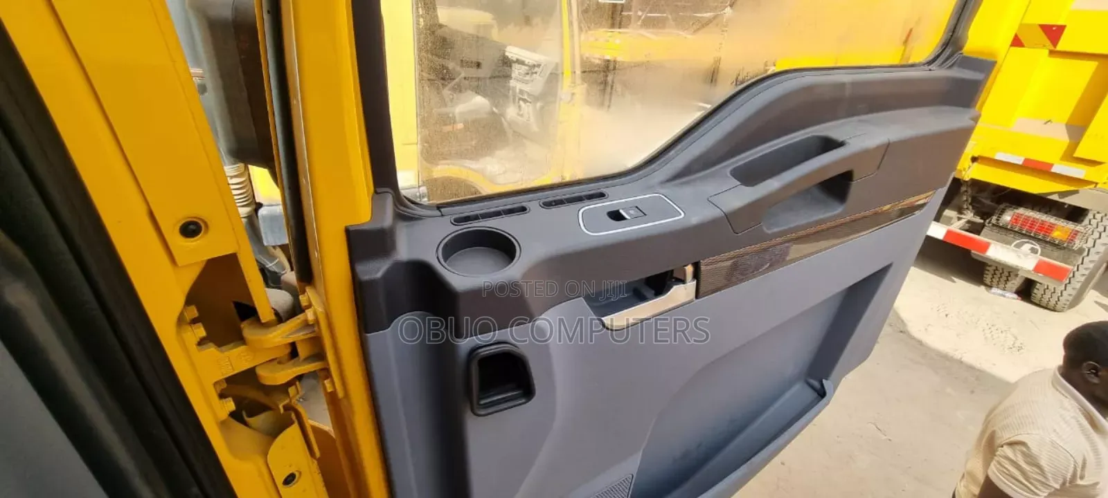 Sagmoto Tipper 6*4 2022 Yellow