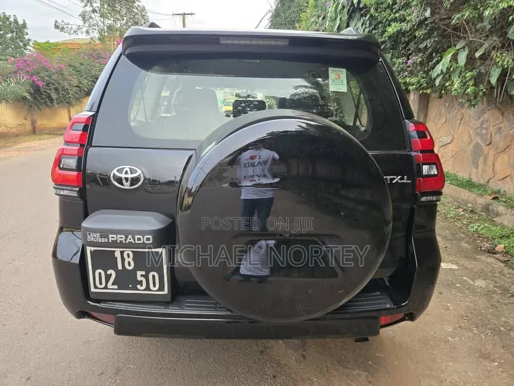 Toyota Land Cruiser Prado 2.8 2021 Matt Black