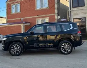 New Toyota Land Cruiser LC300 2025 Black