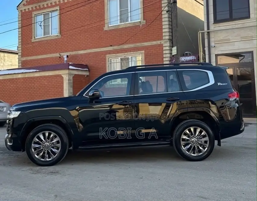 New Toyota Land Cruiser LC300 2025 Black