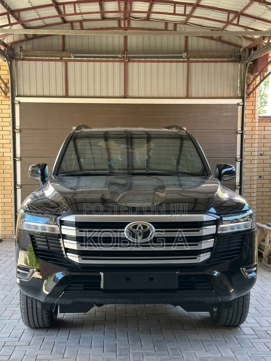 New Toyota Land Cruiser LC300 2025 Black