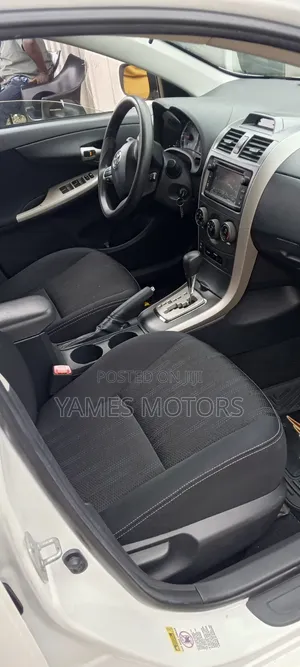 Toyota Corolla 2013 White