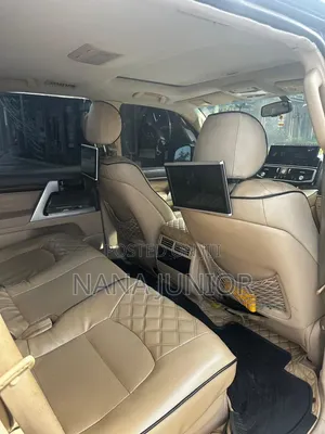 Toyota Land Cruiser 4.6 V8 GX 2015 Black