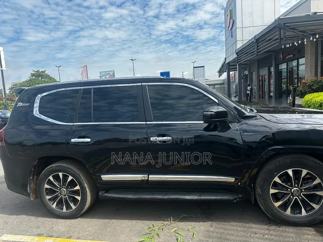 Toyota Land Cruiser 4.6 V8 GX 2015 Black