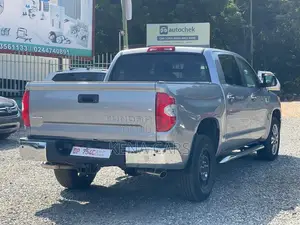 Toyota Tundra 1794 5.7L V8 4x4 CrewMax 5.6 ft. box 145.7 in. WB 2020