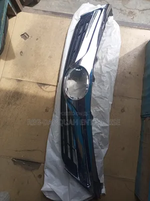 Toyota Camry 2012-2014 Top Grille LE