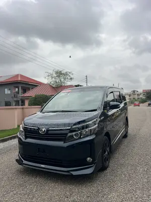 Toyota Voxy X 4WD 7-Seater 2015 Black