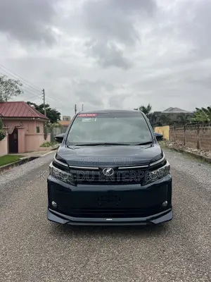 Toyota Voxy X 4WD 7-Seater 2015 Black