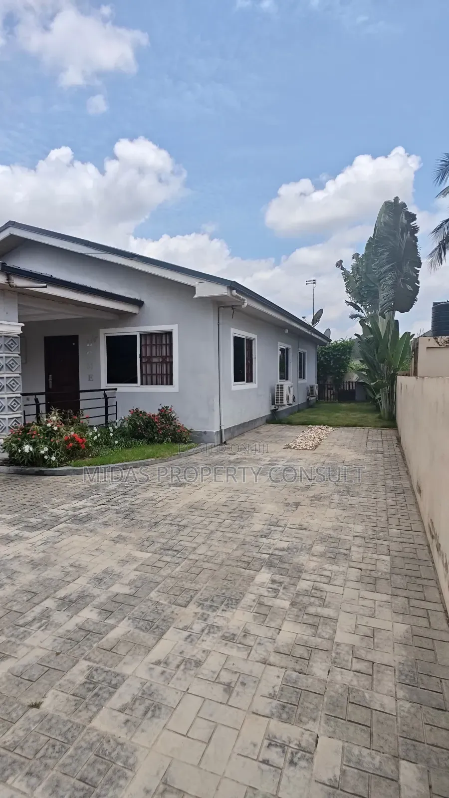 3bdrm House in Satellite, Amasaman for sale