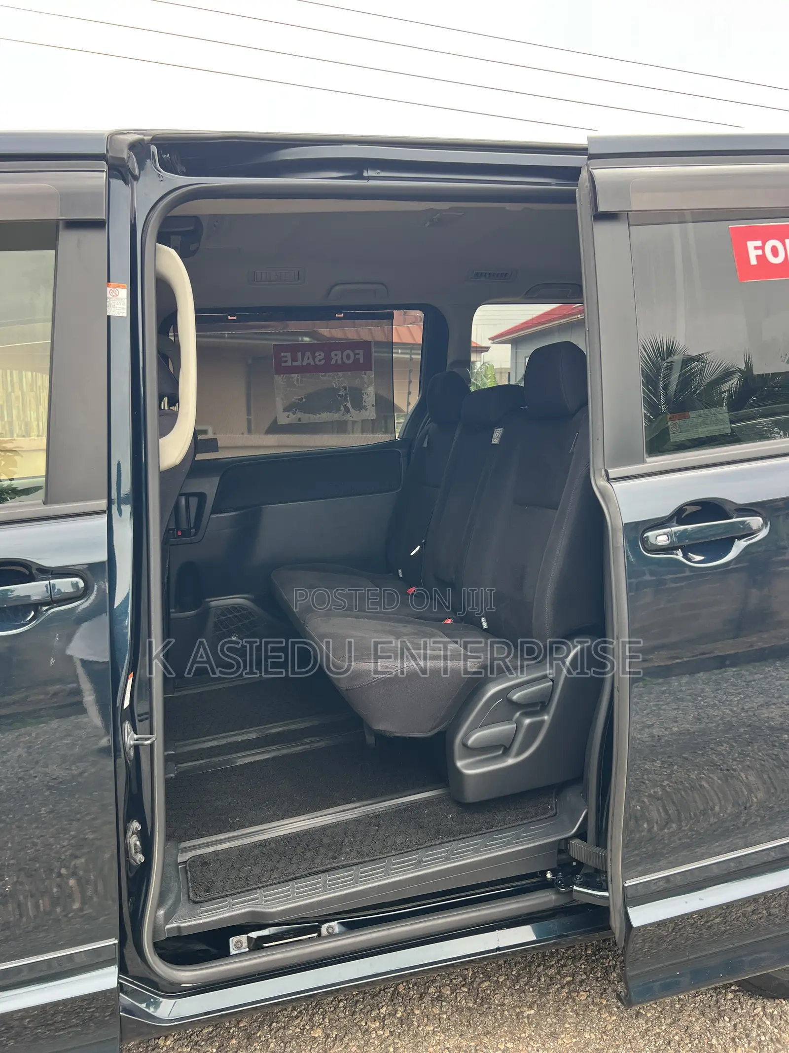 Toyota Voxy X 4WD 7-Seater 2015 Black
