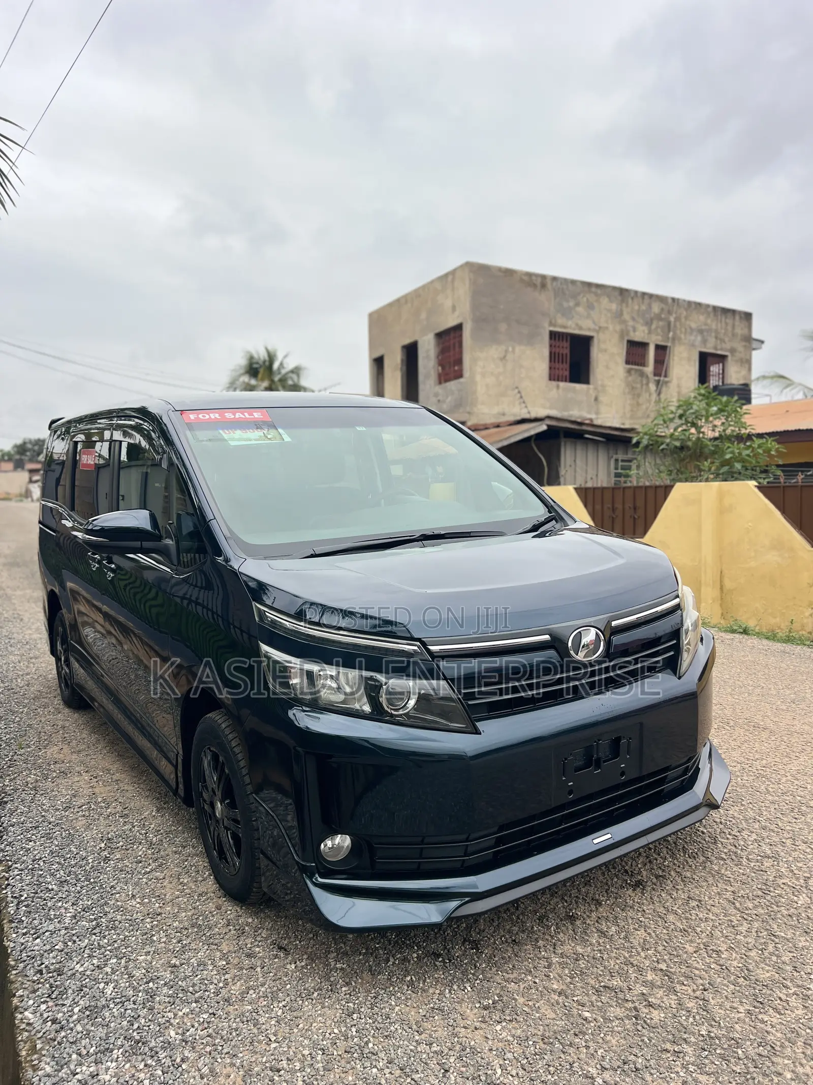Toyota Voxy X 4WD 7-Seater 2015 Black