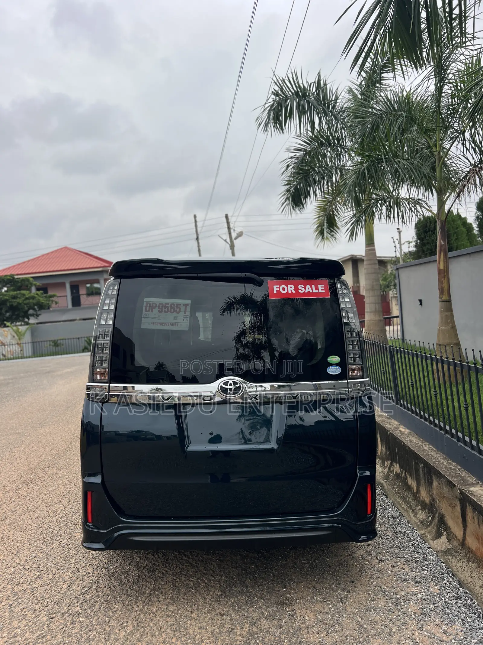 Toyota Voxy X 4WD 7-Seater 2015 Black