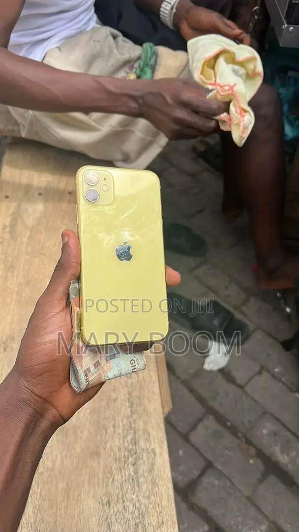 Apple iPhone 11 128 GB Yellow