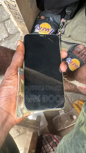 Apple iPhone 11 128 GB Yellow