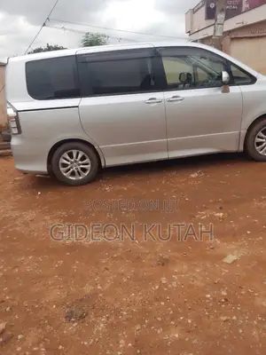 Toyota Voxy 2012 Gray