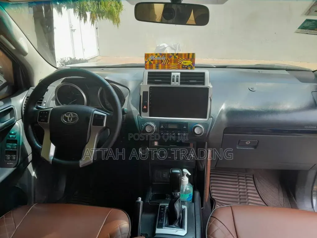 Toyota Land Cruiser Prado 2017 Gray