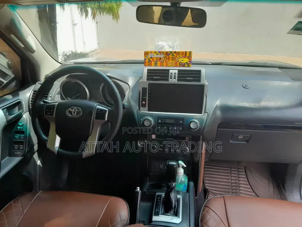Toyota Land Cruiser Prado 2017 Gray