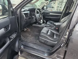 Toyota Hilux 2019 Black