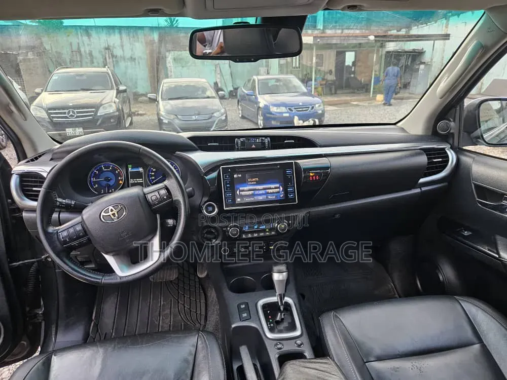 Toyota Hilux 2019 Black