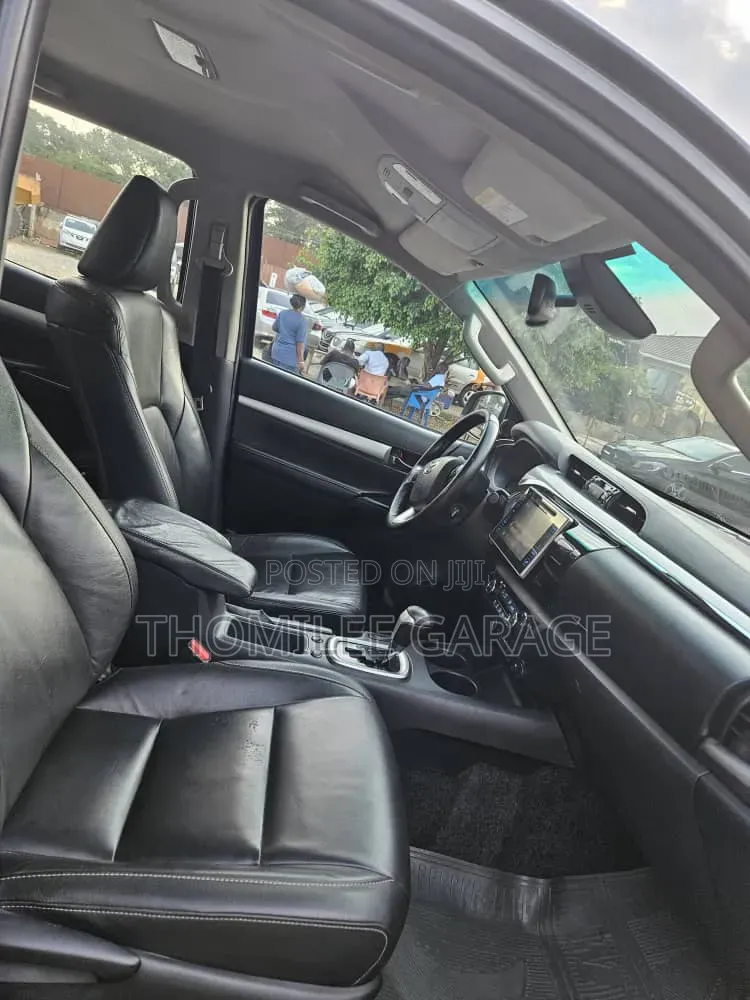 Toyota Hilux 2019 Black