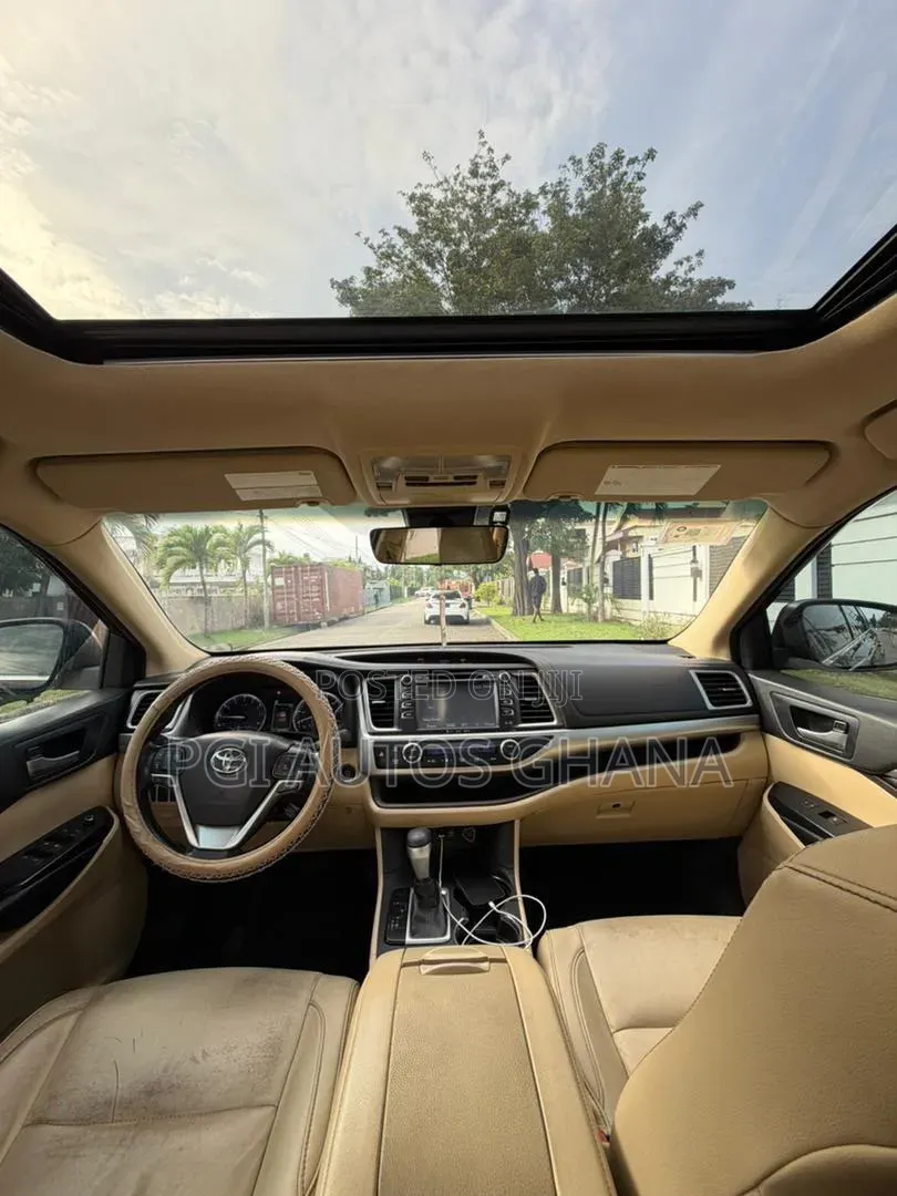 Toyota Highlander XLE 4x4 V6 (3.5L 6cyl 8A) 2018 Burgundy