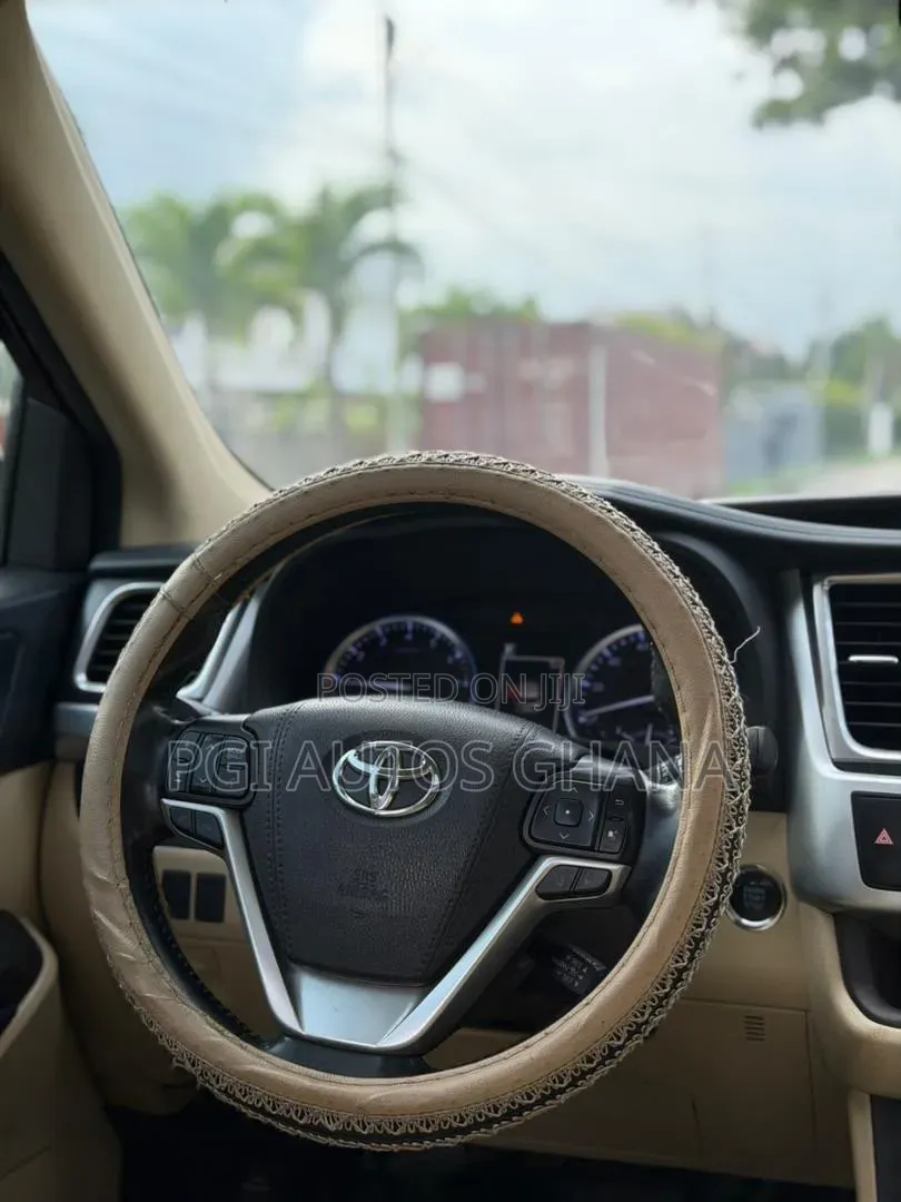 Toyota Highlander XLE 4x4 V6 (3.5L 6cyl 8A) 2018 Burgundy