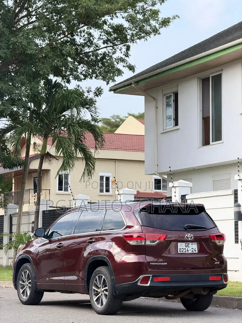 Toyota Highlander XLE 4x4 V6 (3.5L 6cyl 8A) 2018 Burgundy