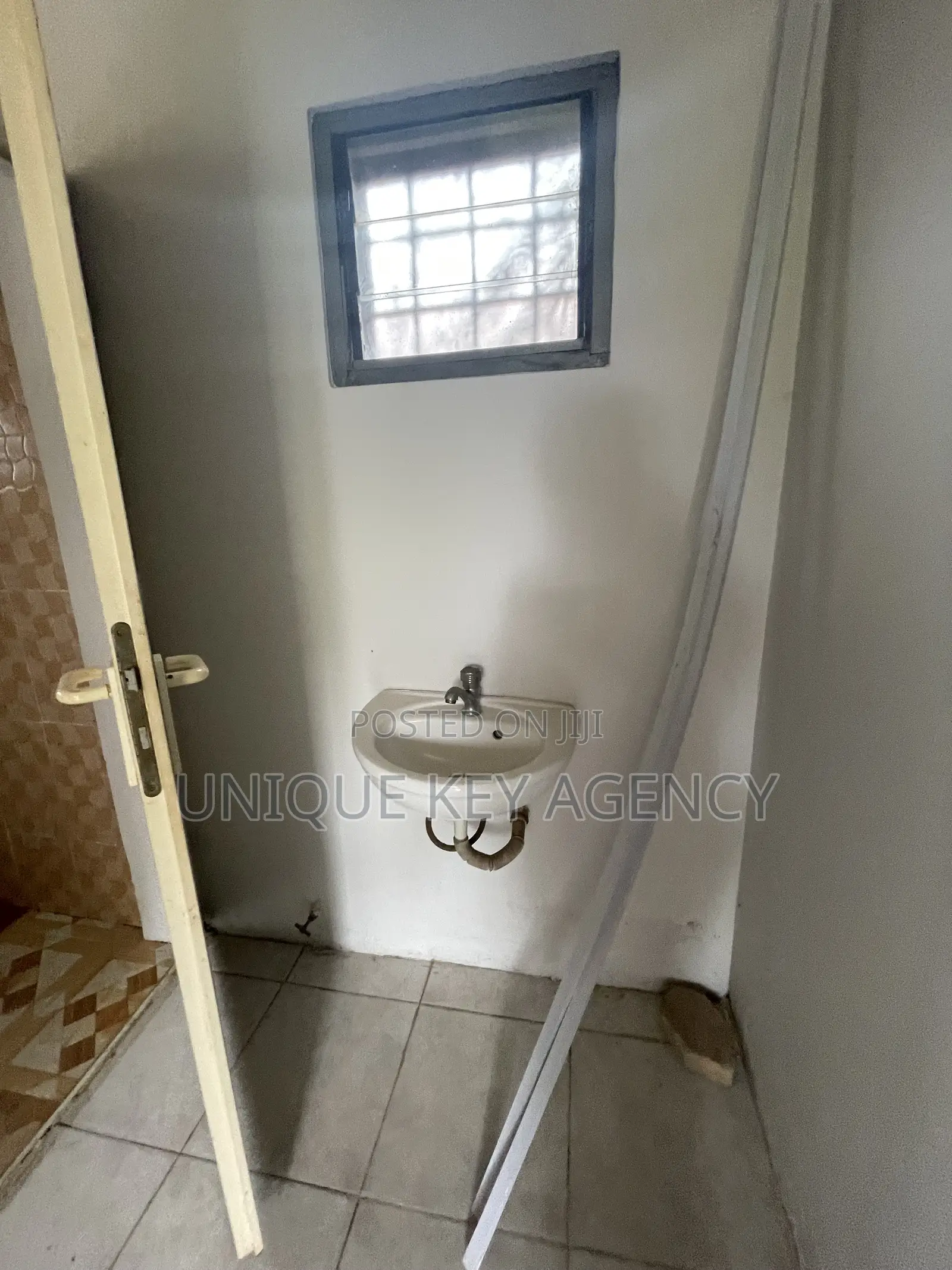 1bdrm Apartment in Unique Key Agency, Spintex for rent