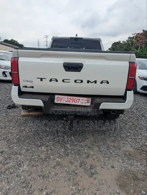 Toyota Tacoma TRD Sport Double Cab 6.1 ft. SB 2025 White