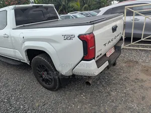 Toyota Tacoma TRD Sport Double Cab 6.1 ft. SB 2025 White