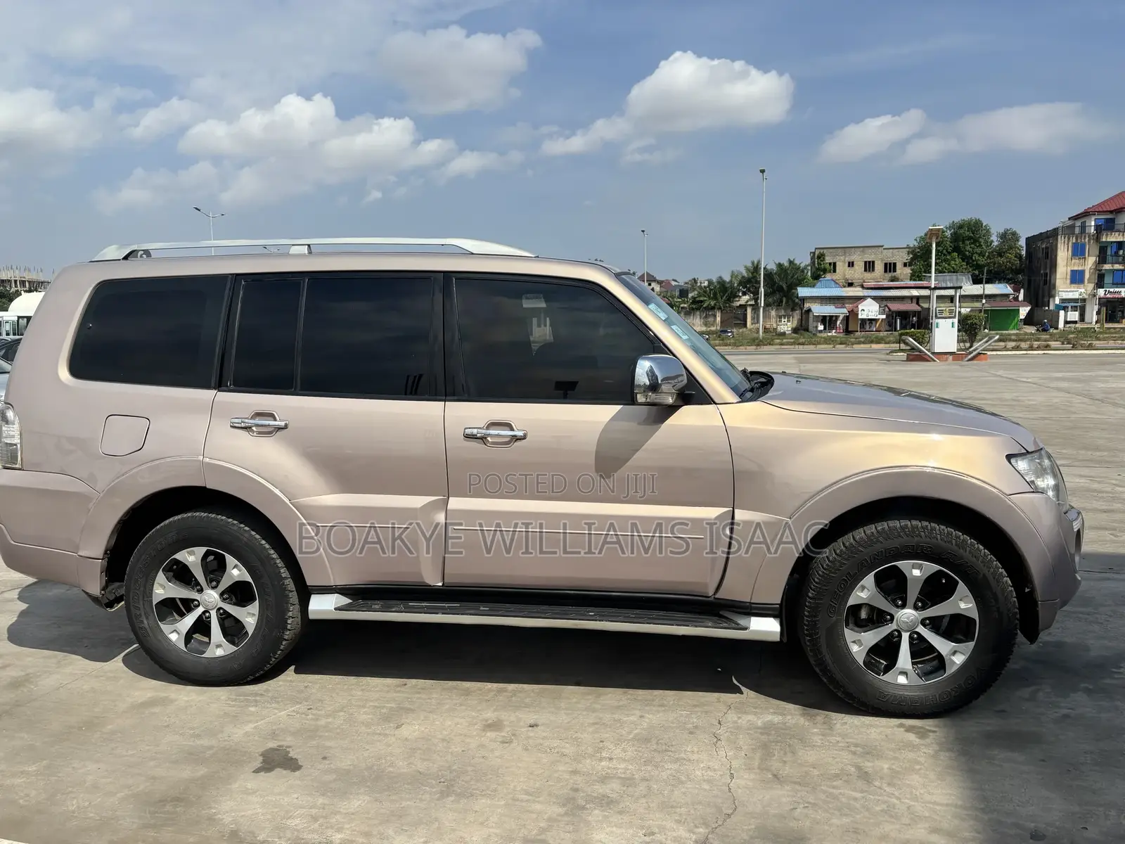 Mitsubishi Pajero Sport 2010 Beige