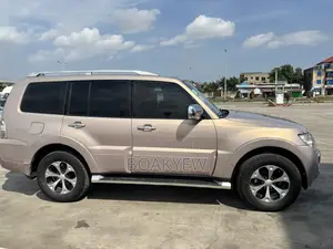 Mitsubishi Pajero Sport 2010 Beige
