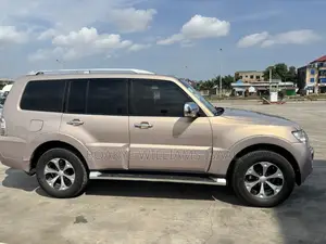 Mitsubishi Pajero Sport 2010 Beige