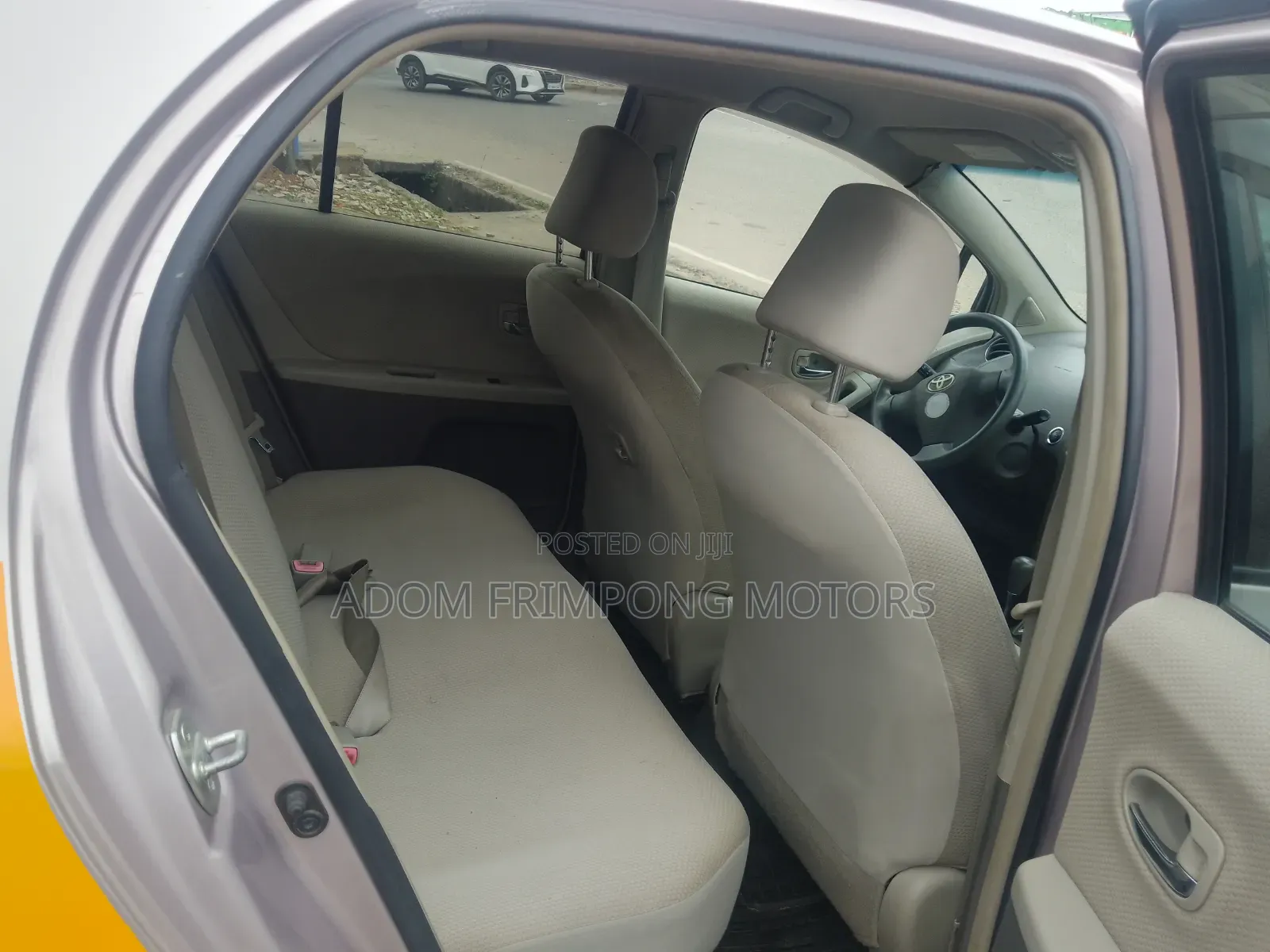 Toyota Vitz 2010